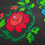 Tapis roumain traditionnel et ancien à motifs floraux bohèmes 155x215cm