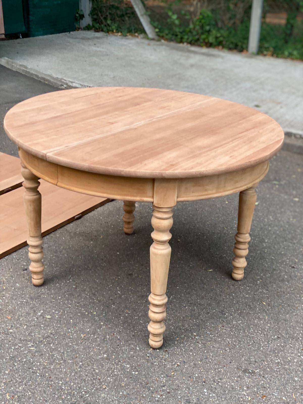 Round extendable dining table stripped in solid cherry wood France 1950