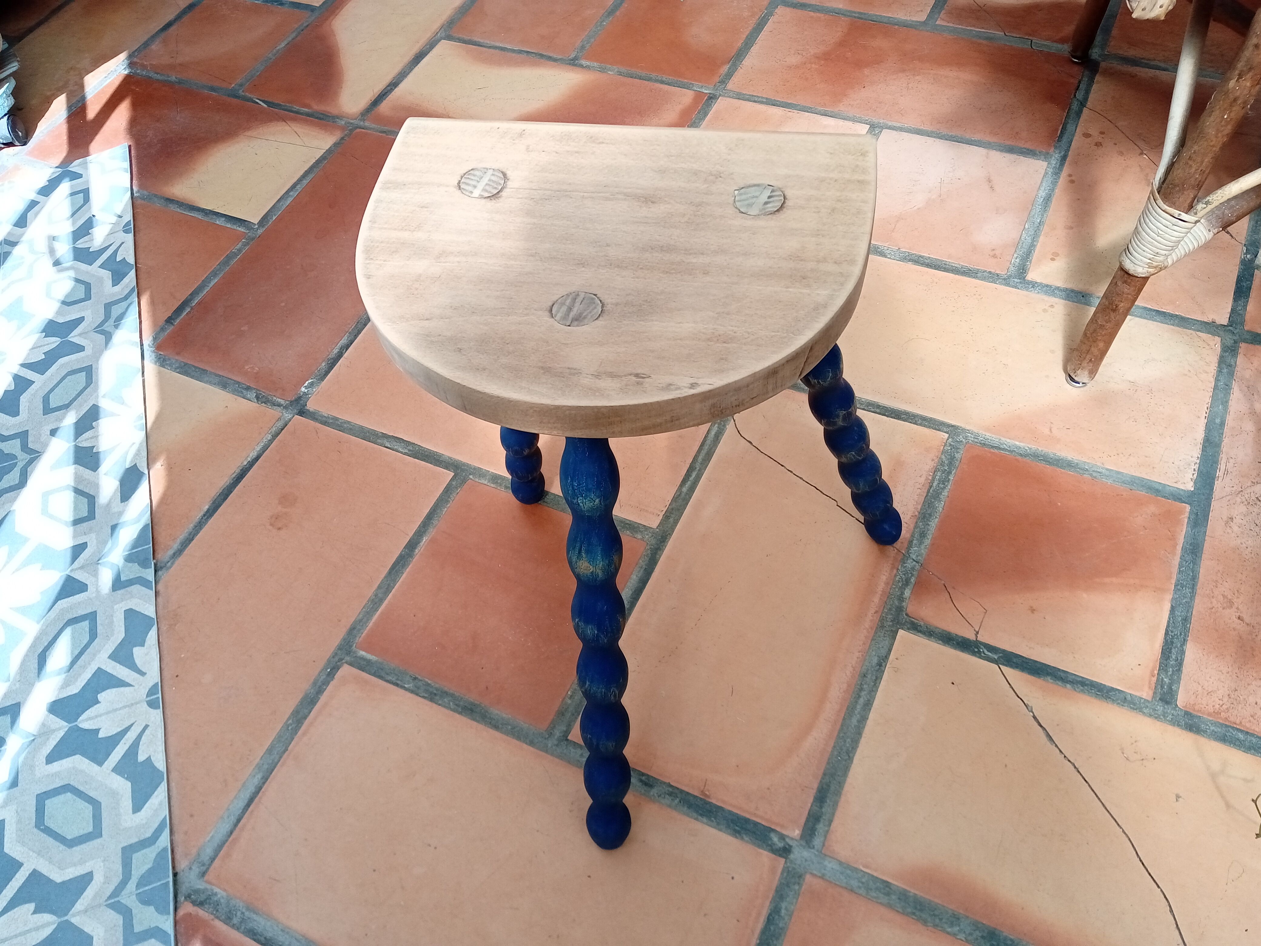 Tripod stool