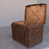 Travel trunk 1900 in wicker