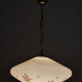 Suspension en verre blanc et motif de fleurs.