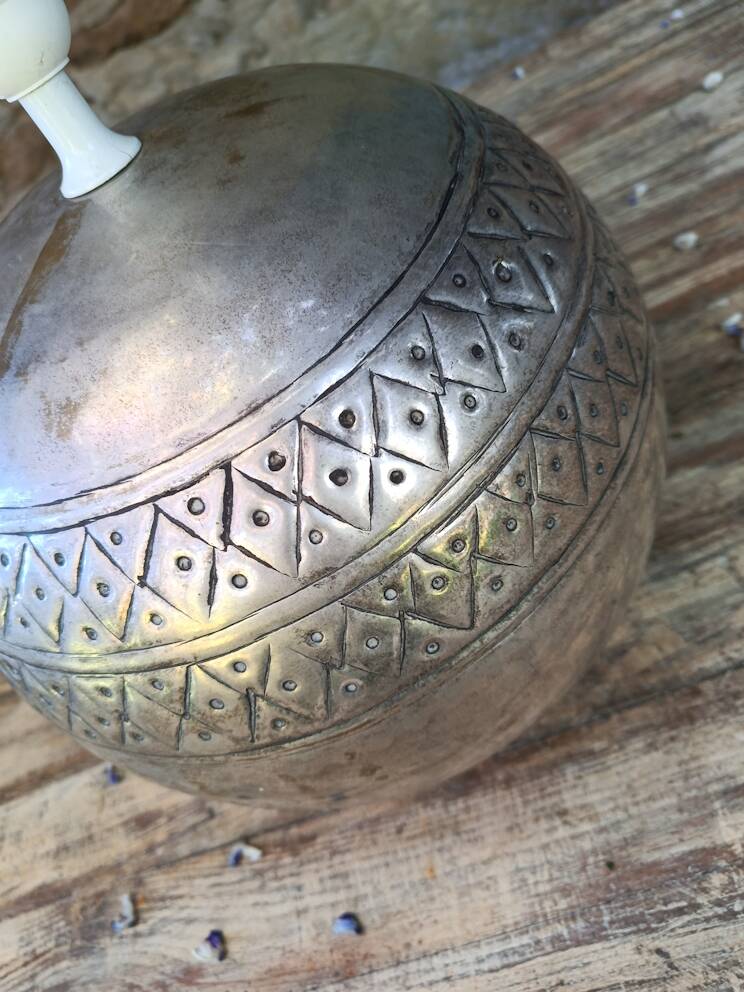 BALL LAMP SARREID LTD