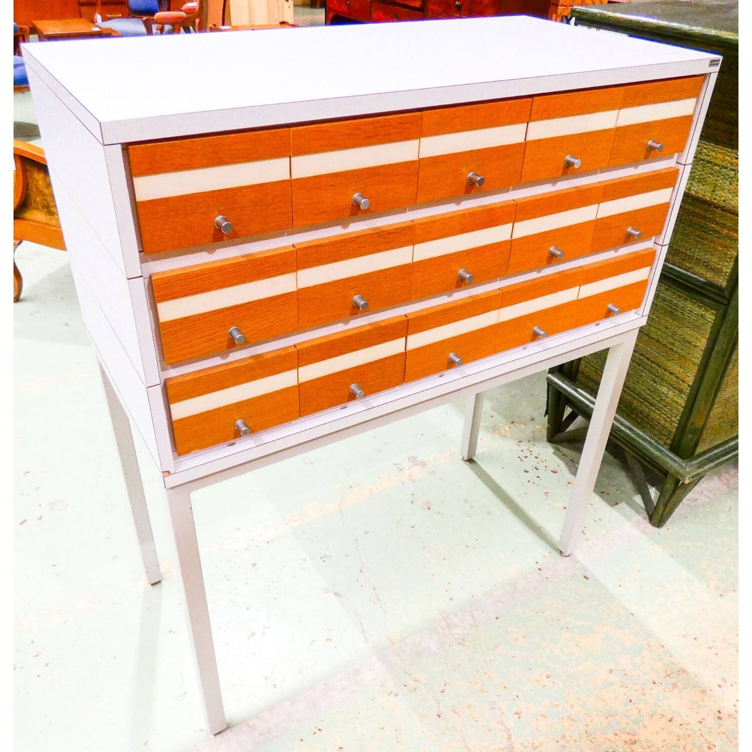 Meuble de Métier Vintage / Chiffonnier 12 Tiroirs – Design Moderniste