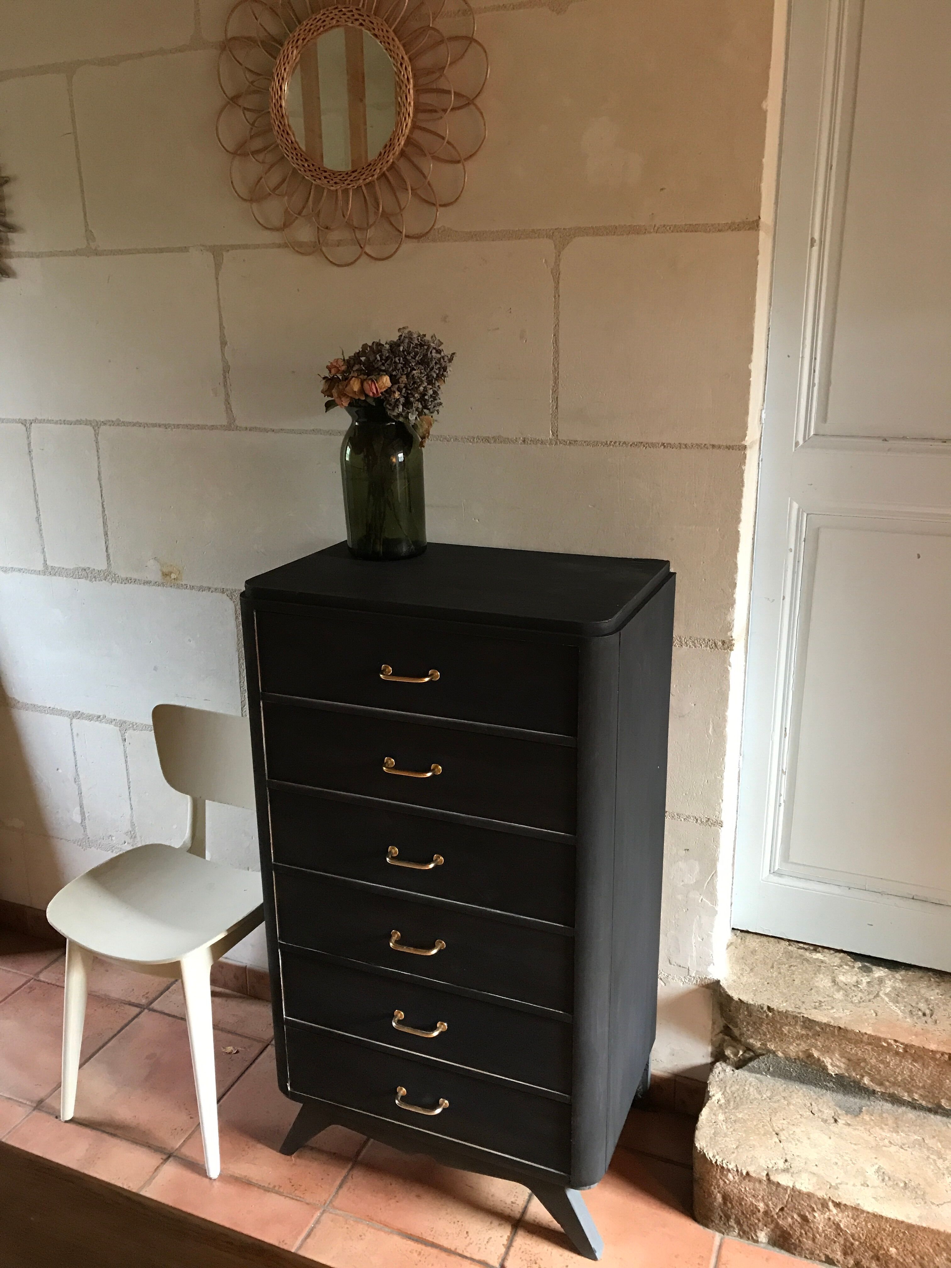 Chest of drawers