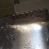 Picks up crumbs art deco