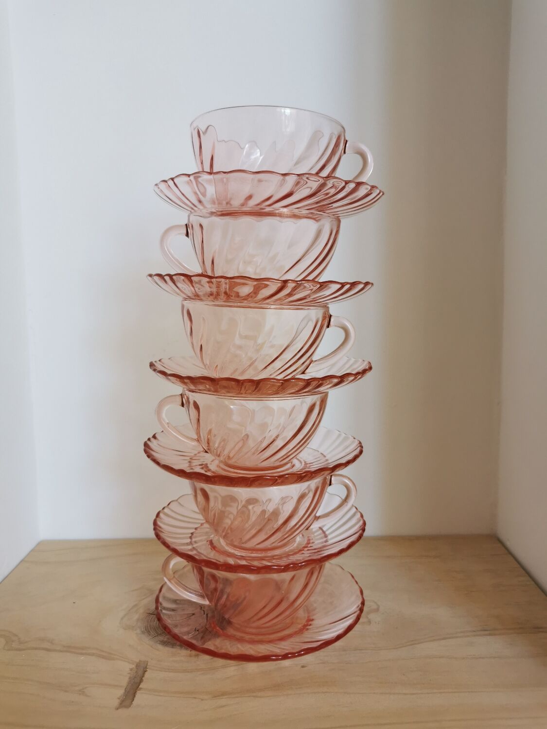 Vintage cups Arcoroc Rosaline