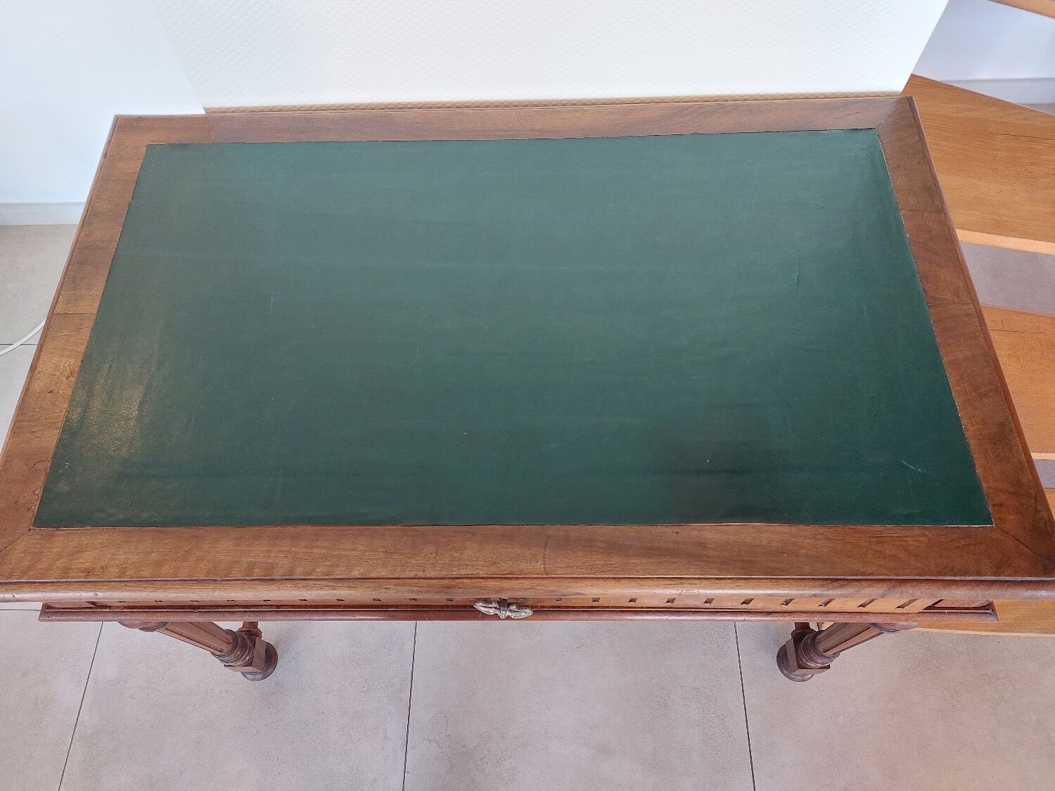 Leather tray desk
