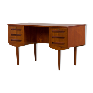 Bureau en teck par J. Svenstrup pour A.P. Møbler, années 1960