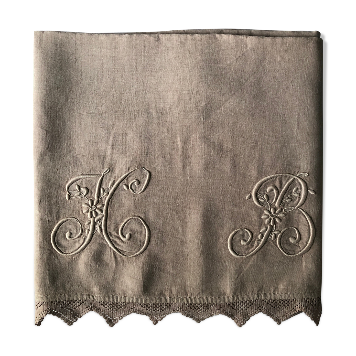 Old tinted drap