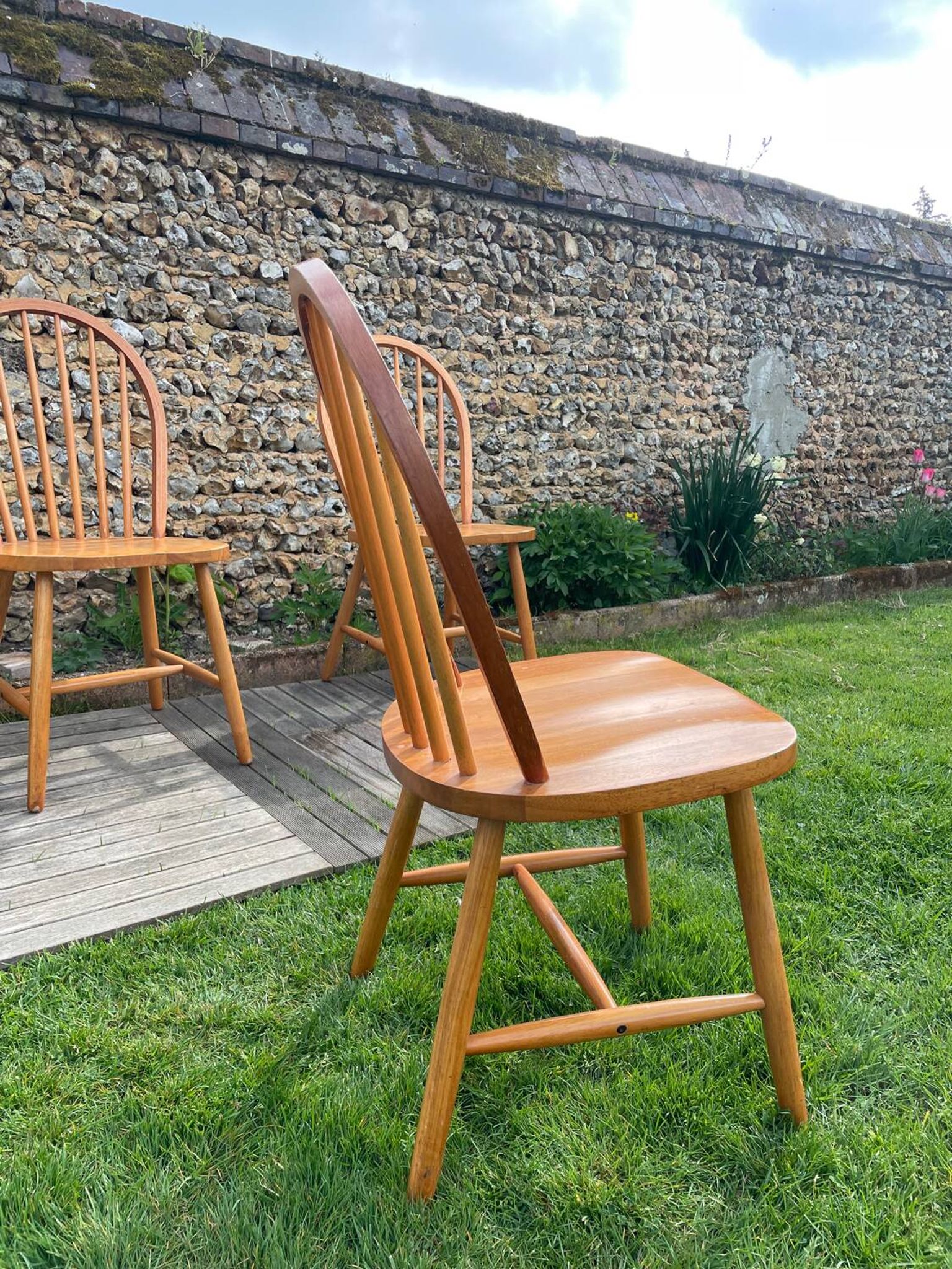 4 chaises scandinaves en bois clair