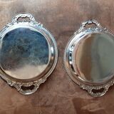 Set of 2 metal dishes