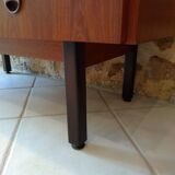 Scandinavian commodus/hairdresser