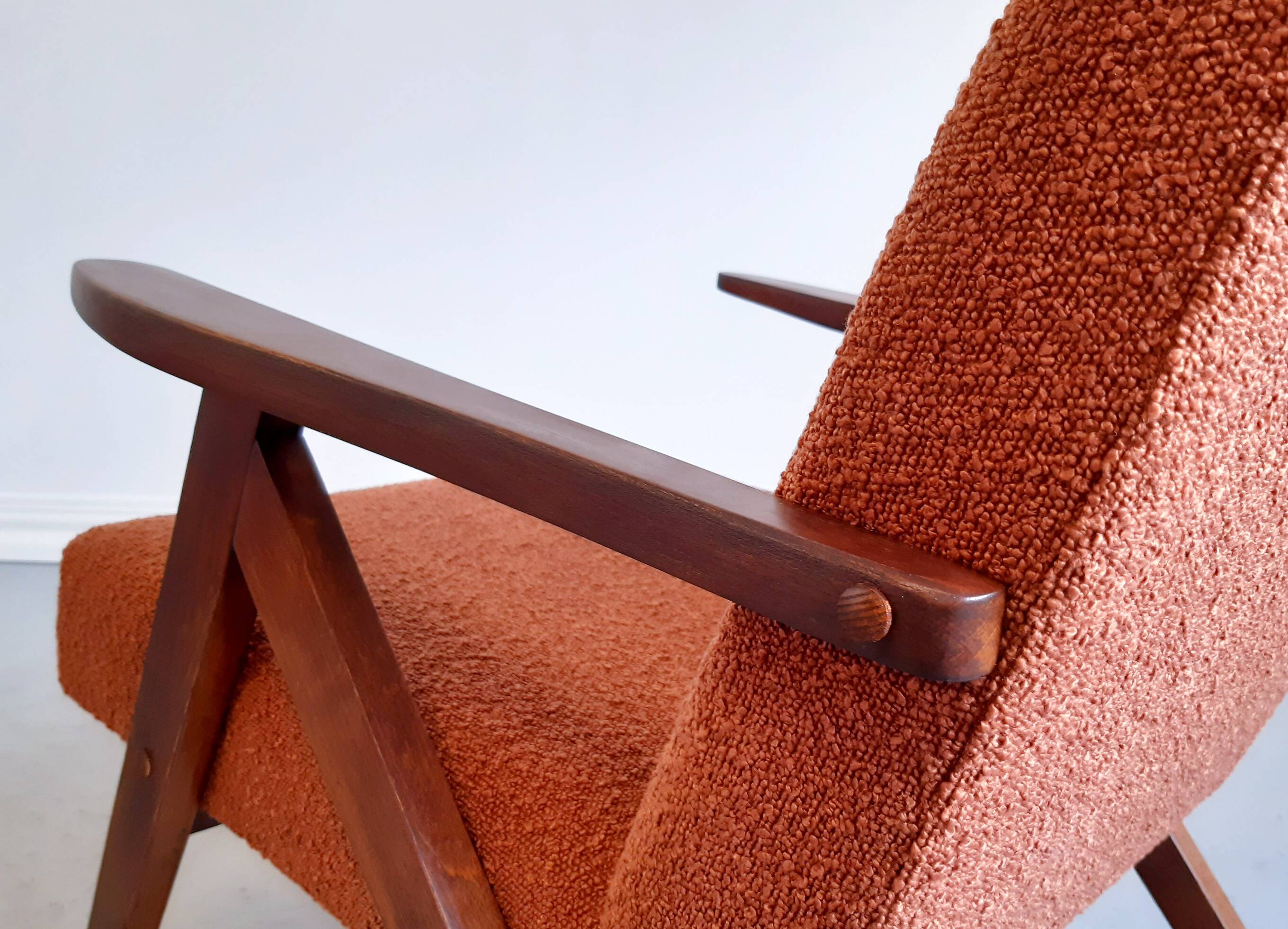 Mid Century Easy Chairs Model B 310 Var in Rusty Brown Boucle