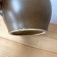 Pichet carafe en grès Denbac coqs années 30 vintage