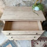 Wooden chest of drawers