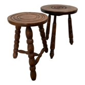 Lot de deux tabourets tripode en bois tourné