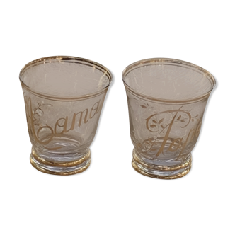 Deux verres anciens peint à la main papa et maman avec des branches fleuries vintage