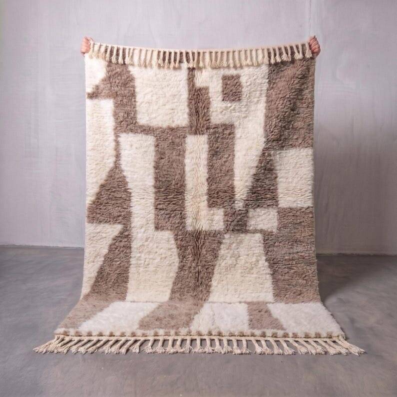 Traditional Moroccan pure wool rug size 250/350 cm