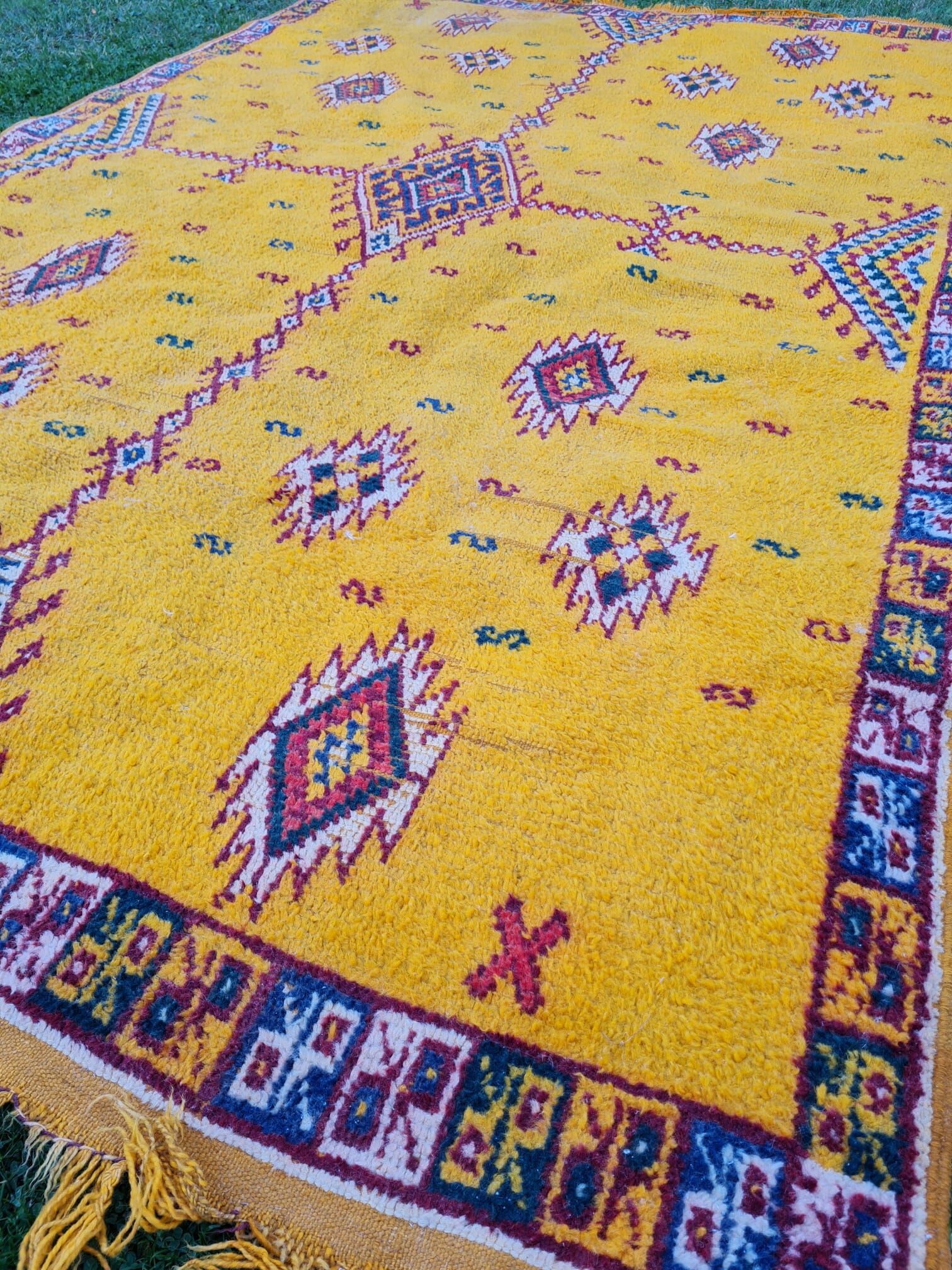 Handmade Berber carpet in wool 196 x 310cm