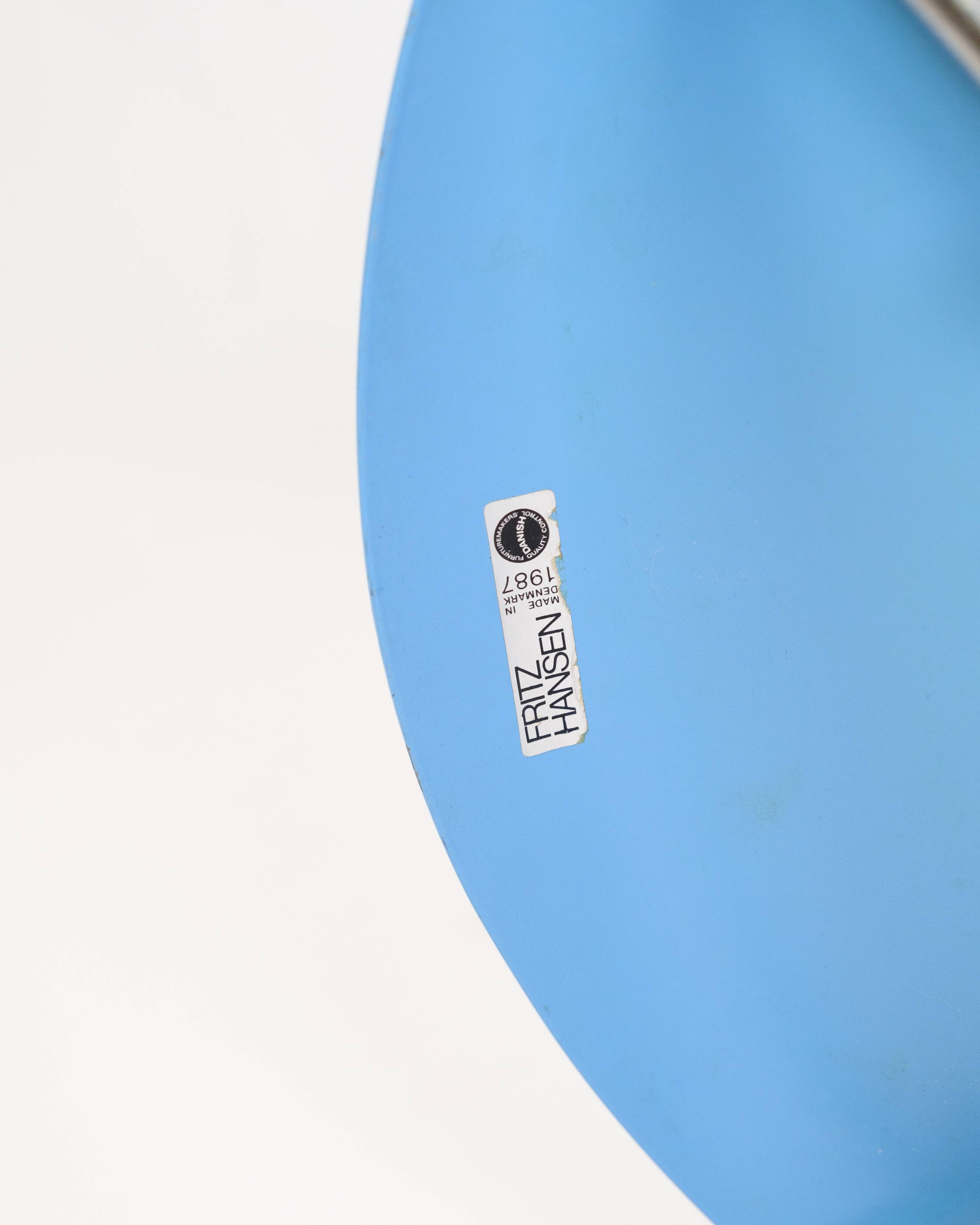 Set Of 5 Seven Chairs Model 3107 In Light Blue By Arne Jacobsen From 1980s