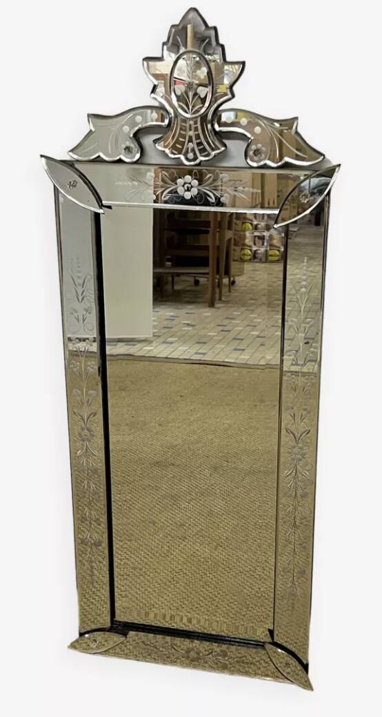 Venetian mirror with floral decoration pediment