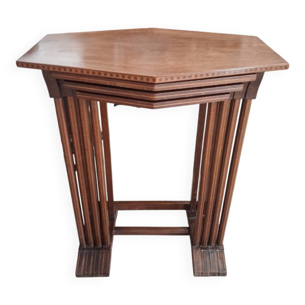 Tables gigogne