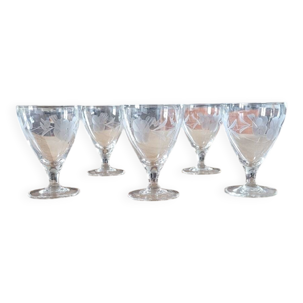 5 petits verres vintage en verre gravé