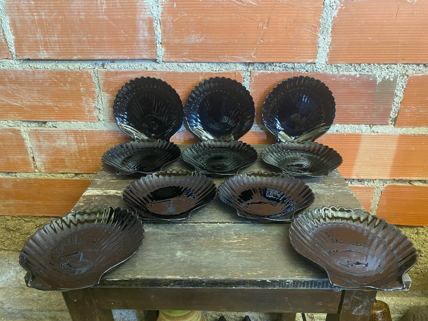 Set of 10 ARCOROC Shell-Shaped Plates Black Opaline 1970s