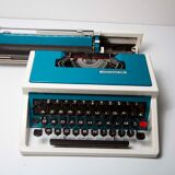 Underwood 315 blue typewriter with satchel
