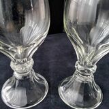 2 Verres anciens forme gondole , côtes plates , jambe creuse