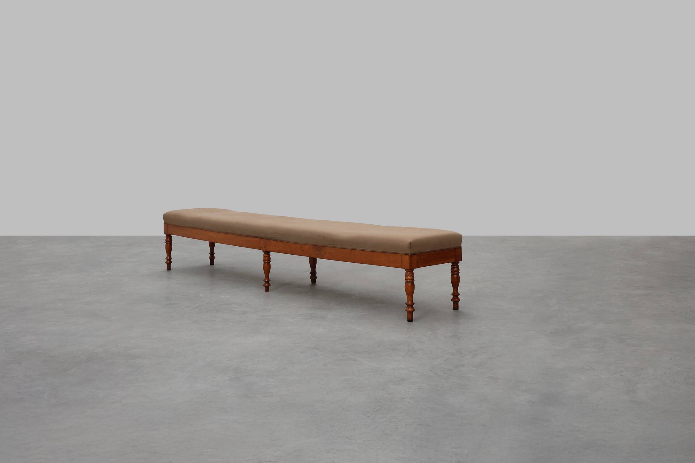Elegant 19th Century Bench with Six Turned Legs, circa 1840