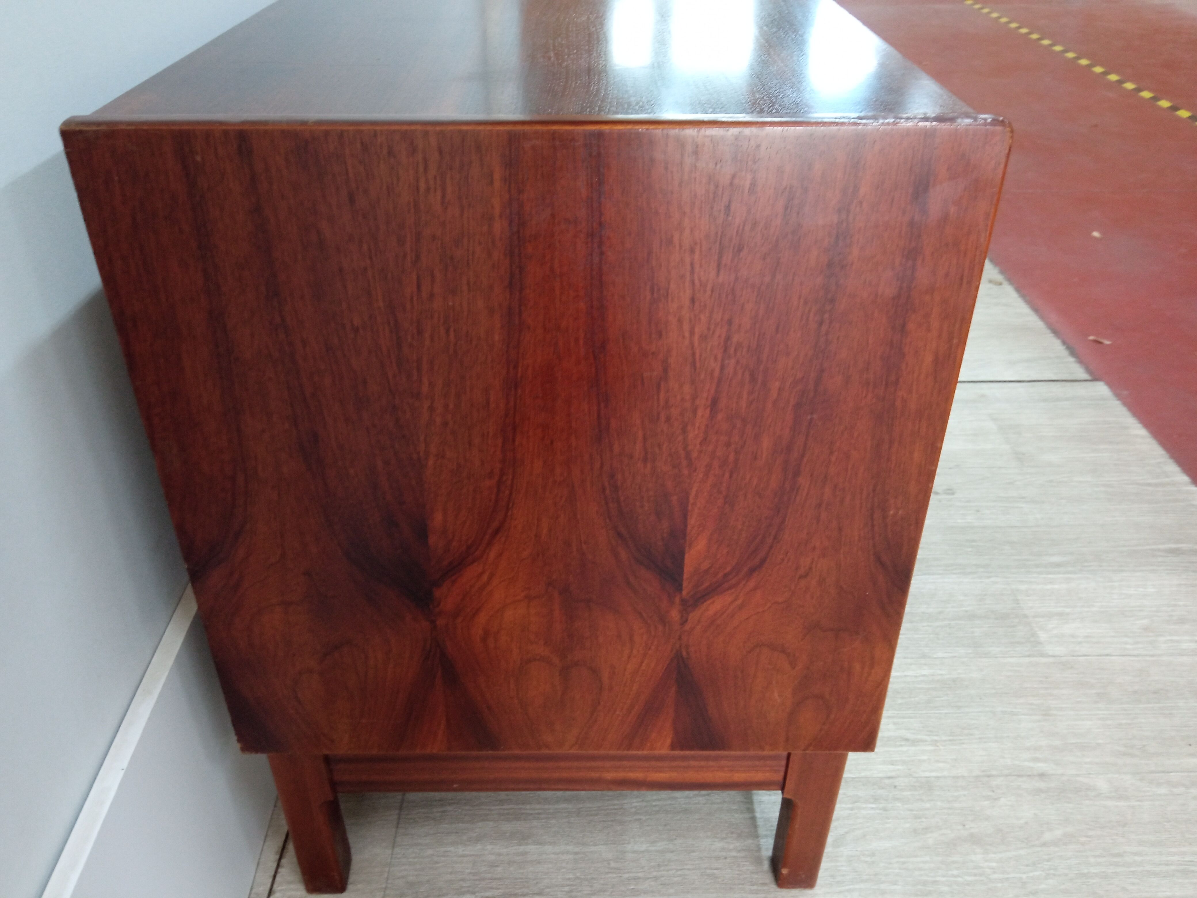 Commode vintage en palissandre