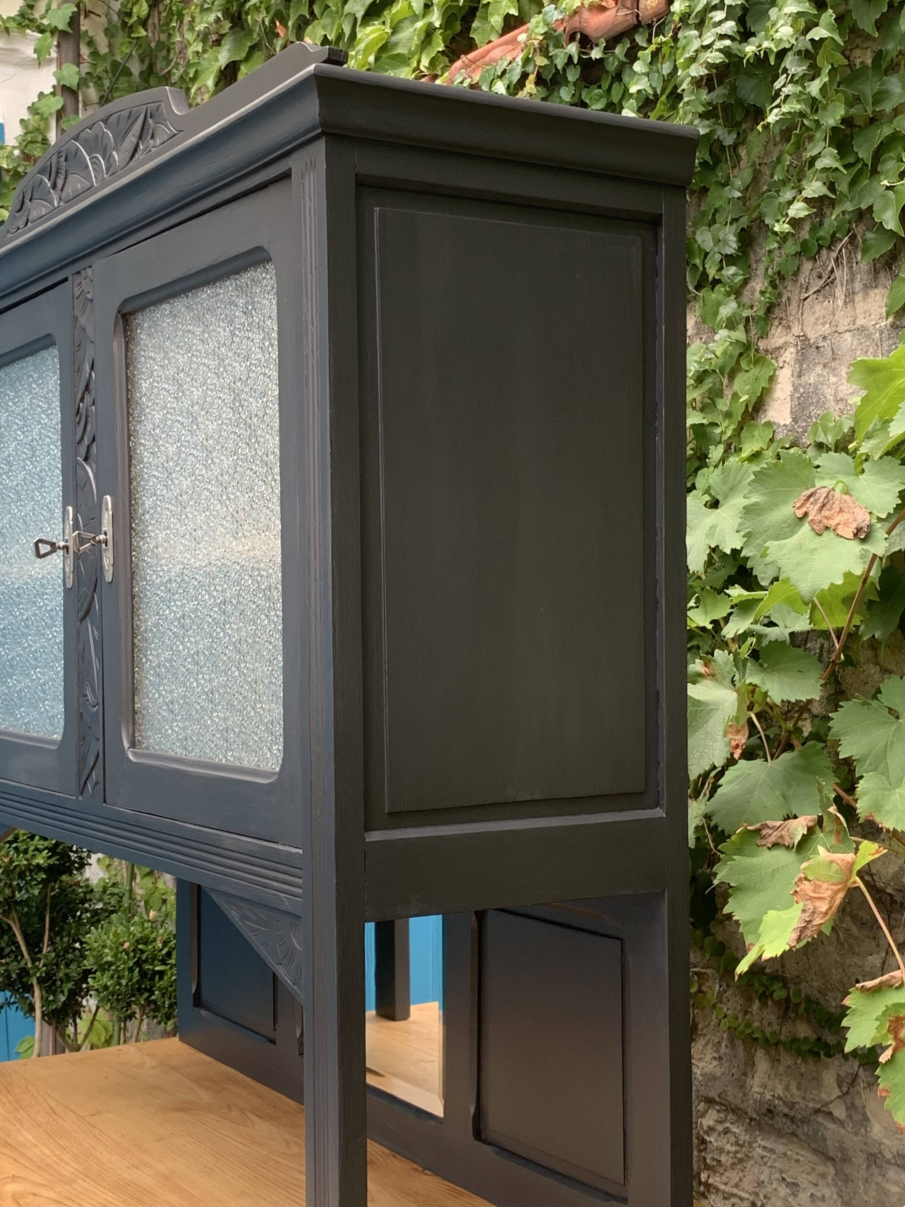 Parisian art deco buffet in solid walnut 1930