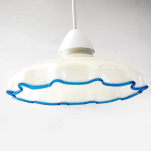 Blue mesh opaline suspension