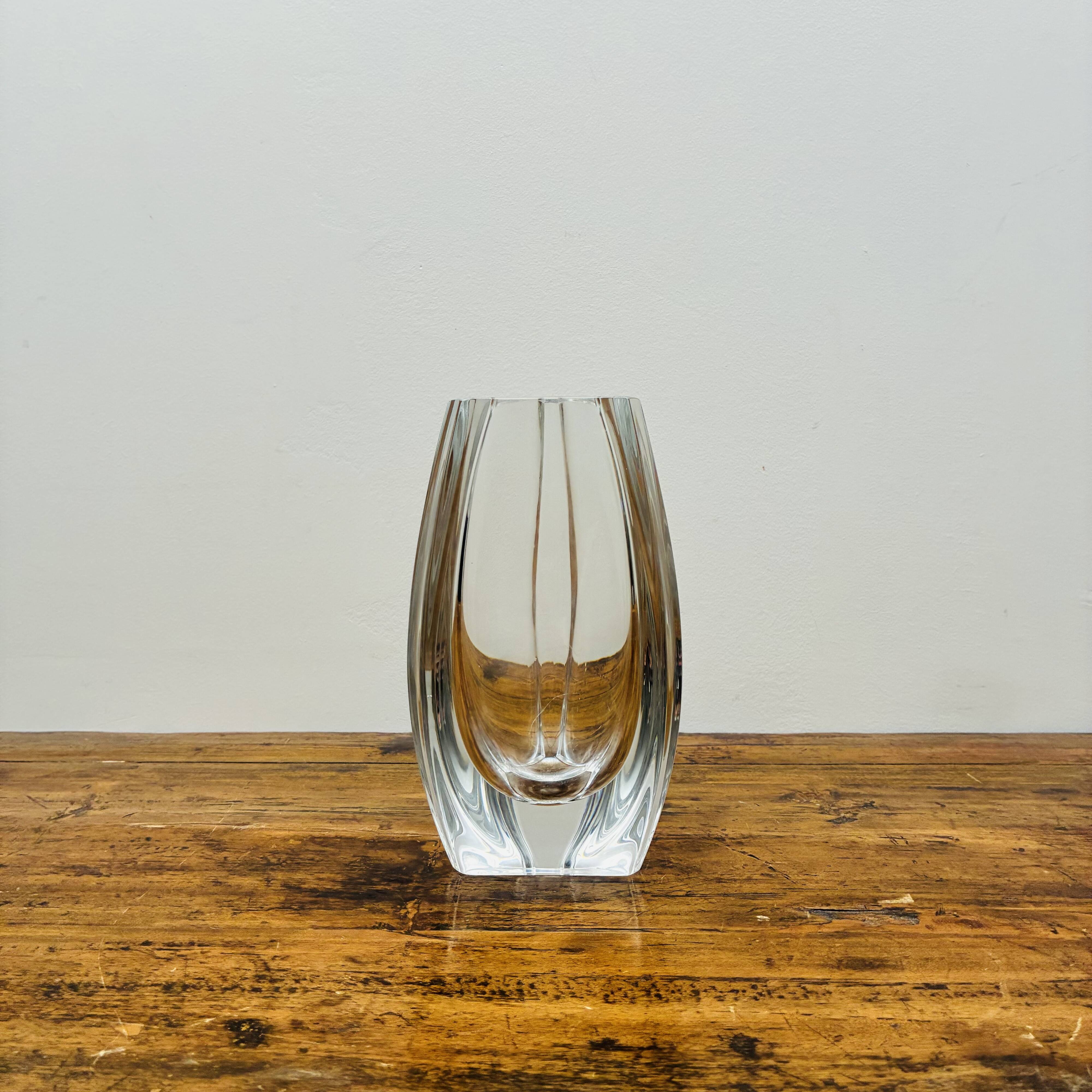 Baccarat crystal vase with gadroons – Collector’s item – Immaculate condition