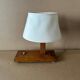Petite lampe à poser en bois