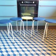 Set 5 tabourets tripode 1950 en skaï