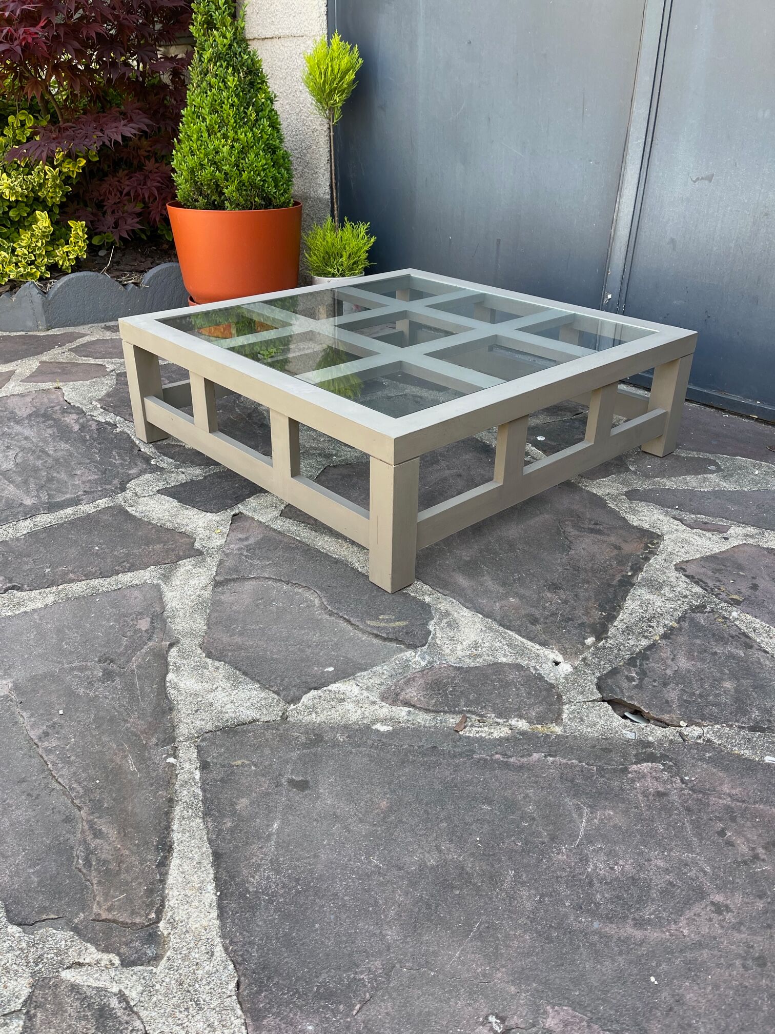 Wooden coffee table and glass tray