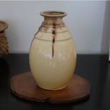 Vase en céramique vernissé jaune