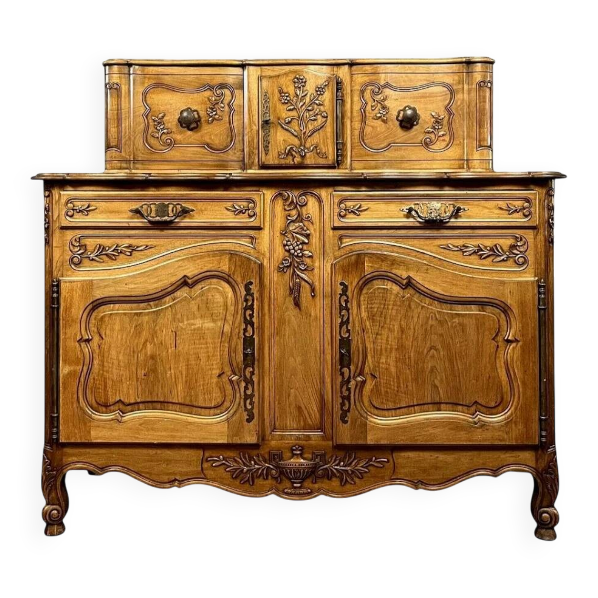 Buffet provençal a glissants style Louis XV estampillé en bois fruitier