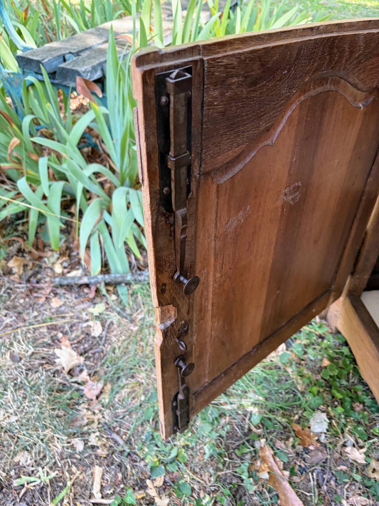 Oak dresser from the early 19th century.