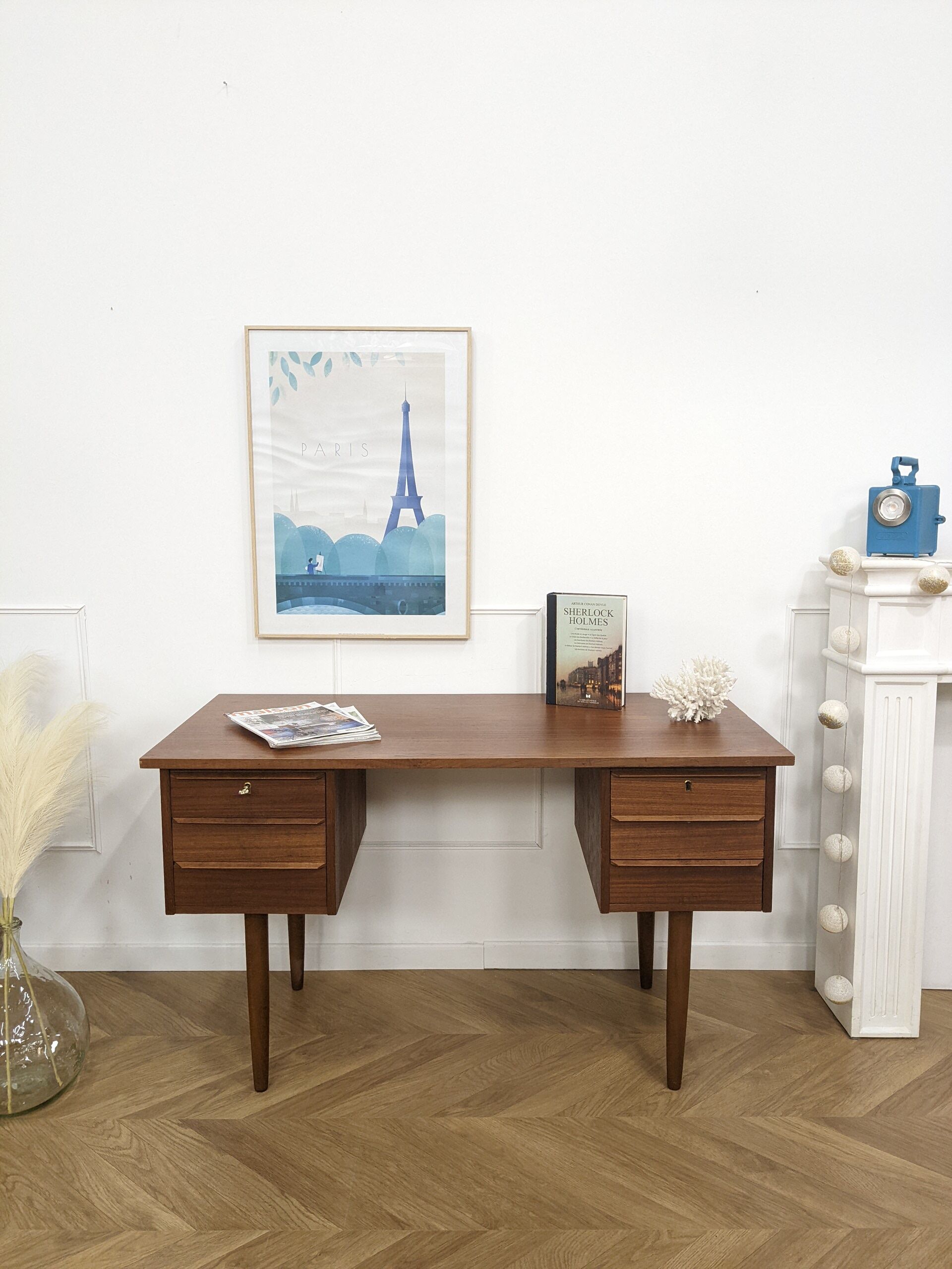 Scandinavian desk