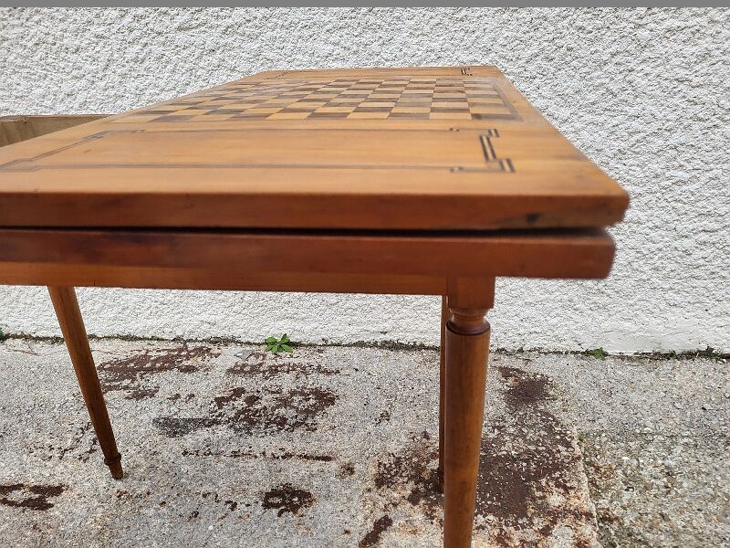 Table a jeux avec plateau a damiers