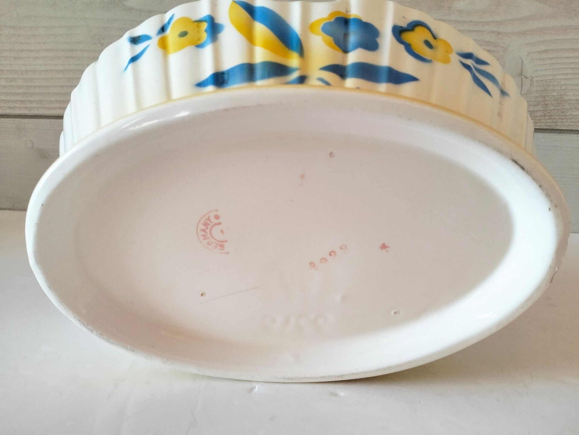 Ceramic bonbonnière
