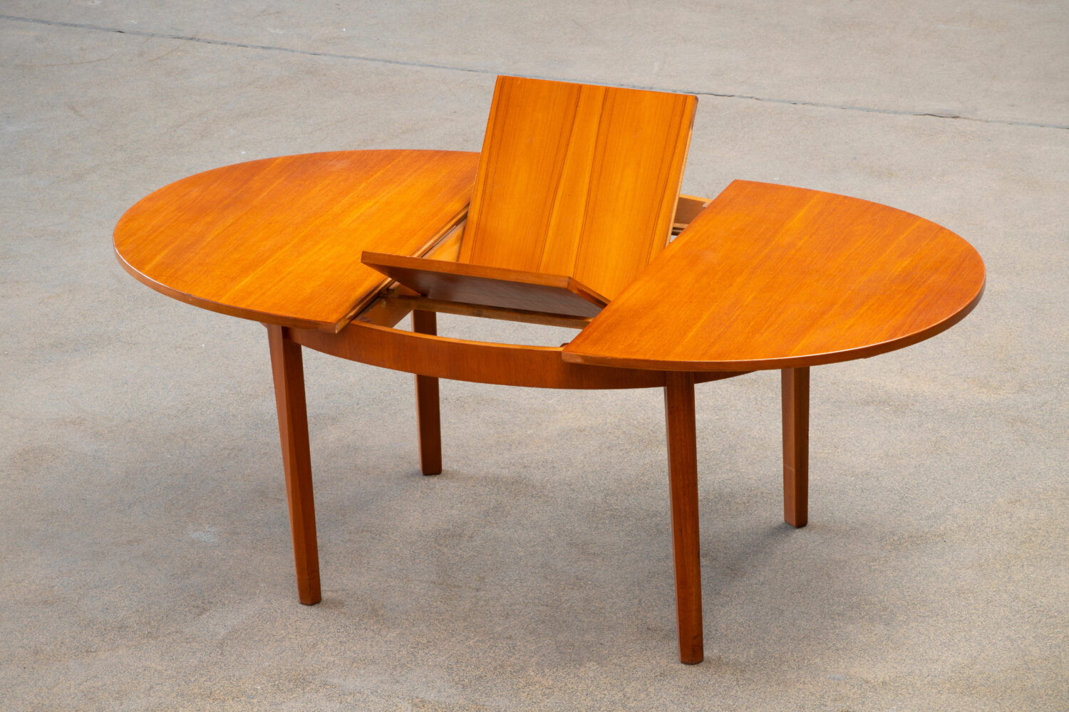 Scandinavian table in blond teck 1960
