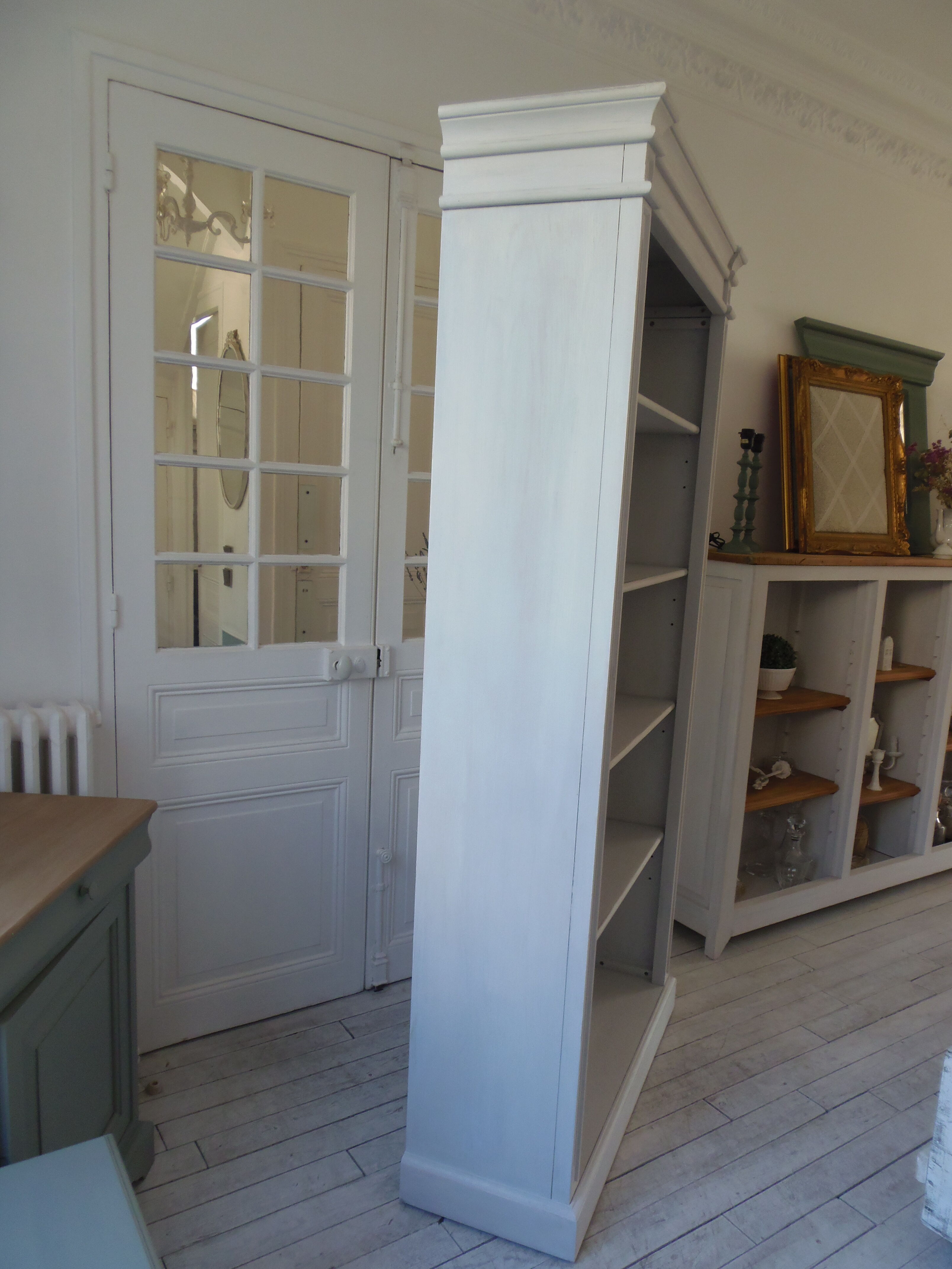 Pearl grey patinated bookcase