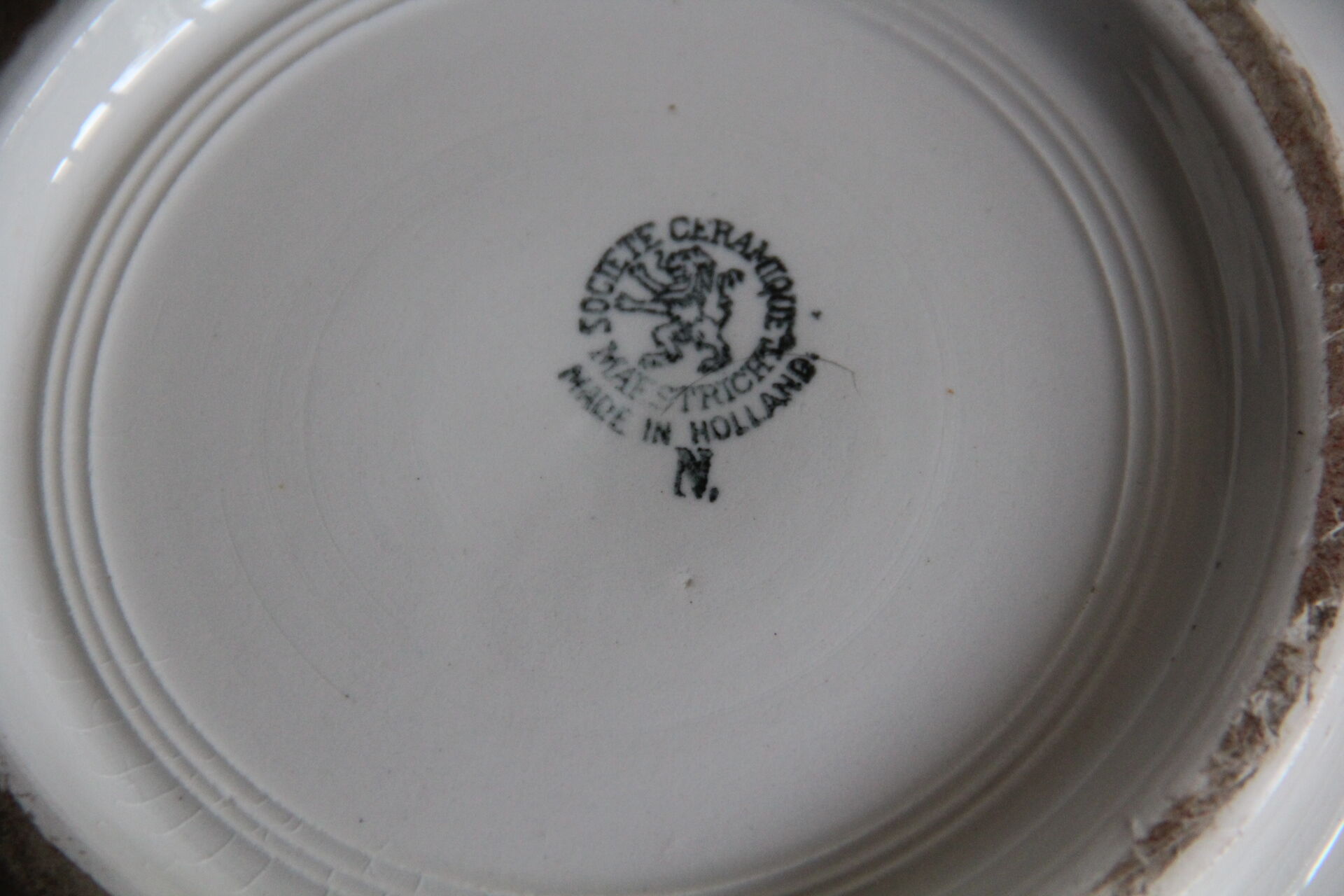 Cache-pot en faïence de Maastricht