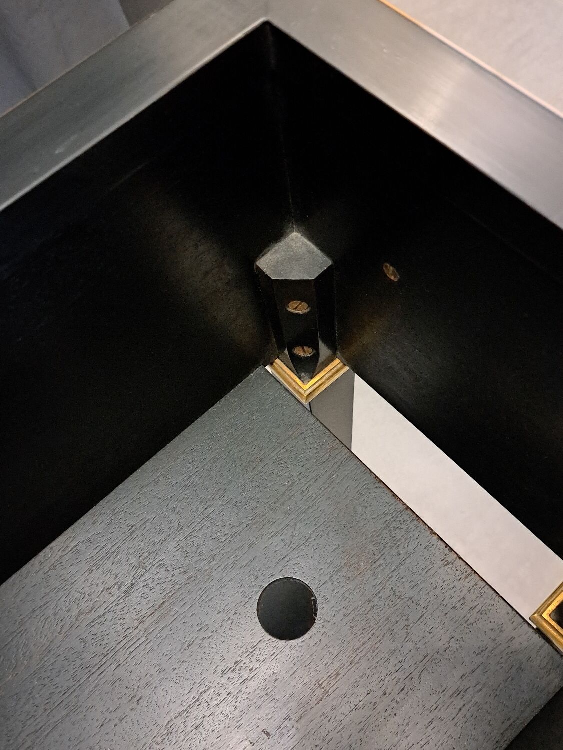 Neoclassical Hirch stamped planter