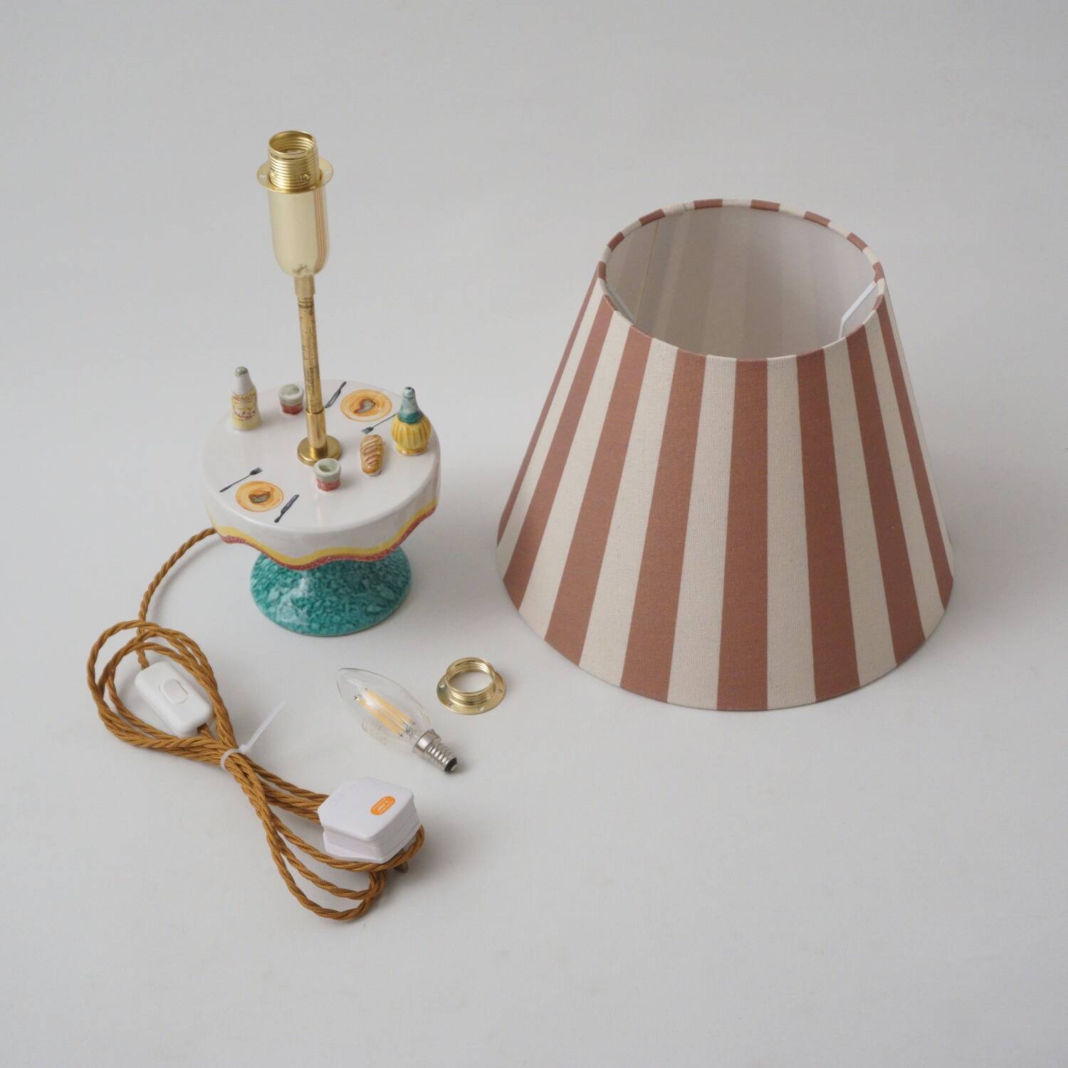 Vintage Florentine ceramic table lamp from the 1950s by MAF, Italian.