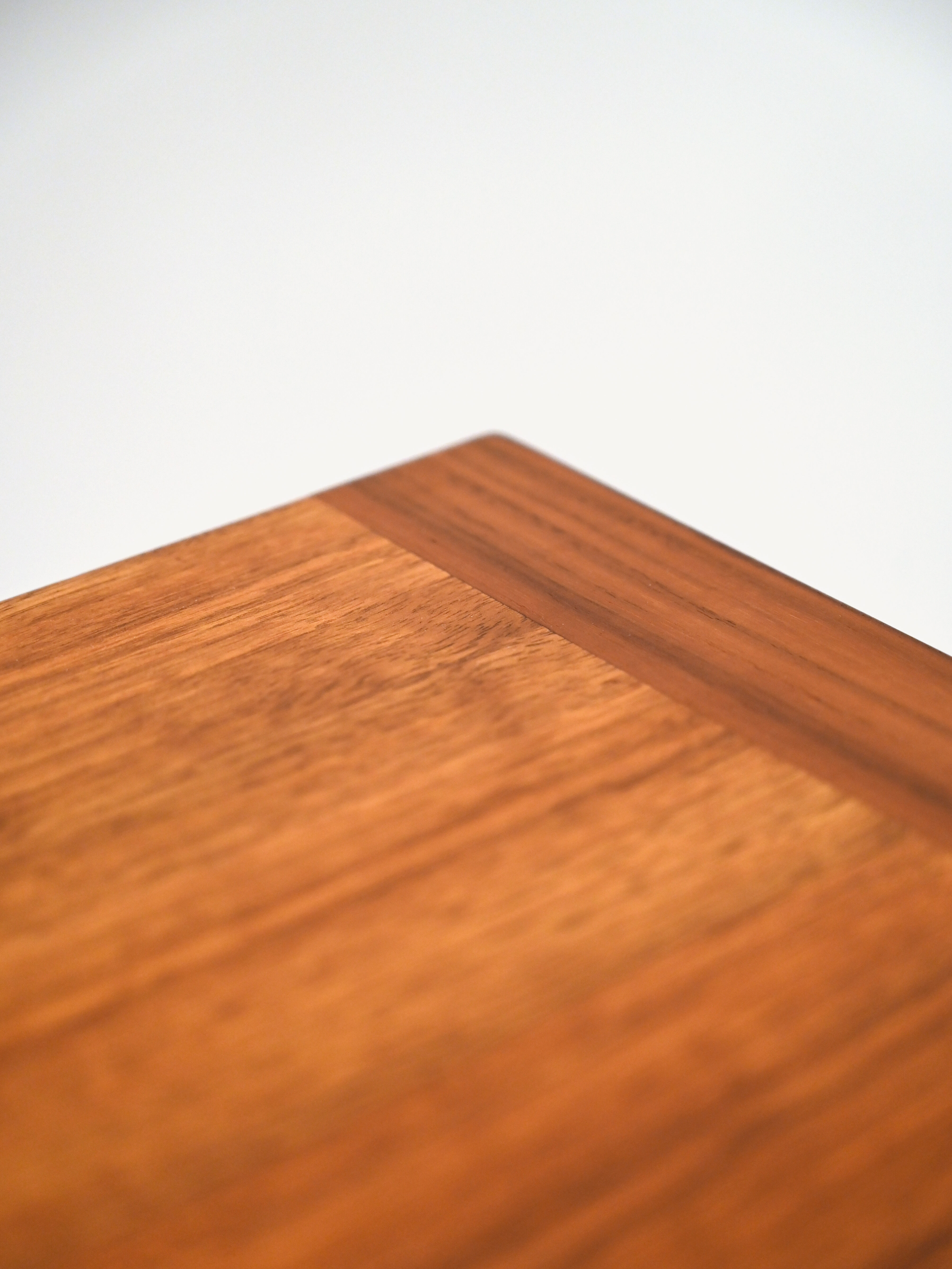 Coffee table in teak